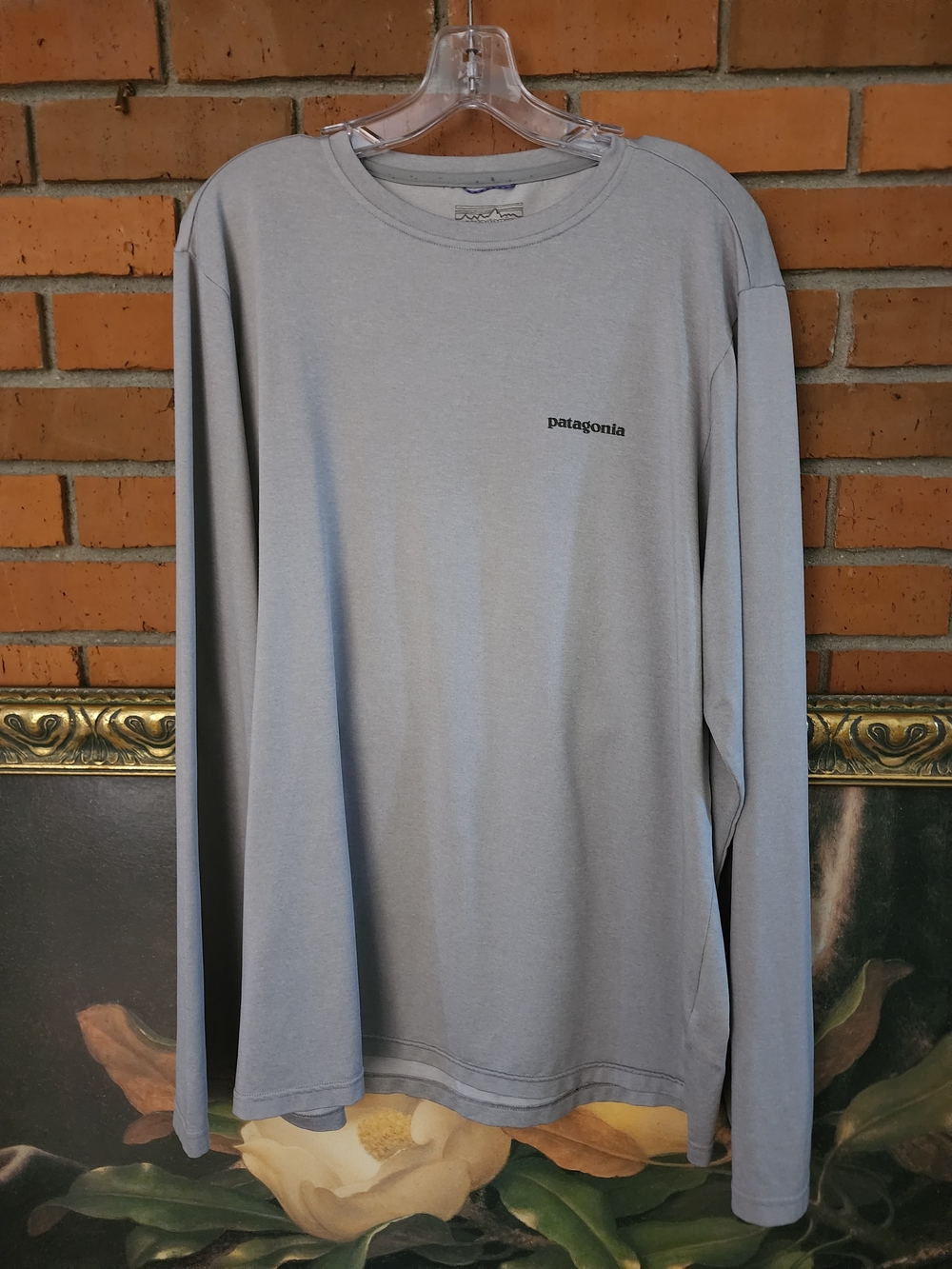 Patagonia Men’s Long Sleeve Crewneck Shirt - Light Gray